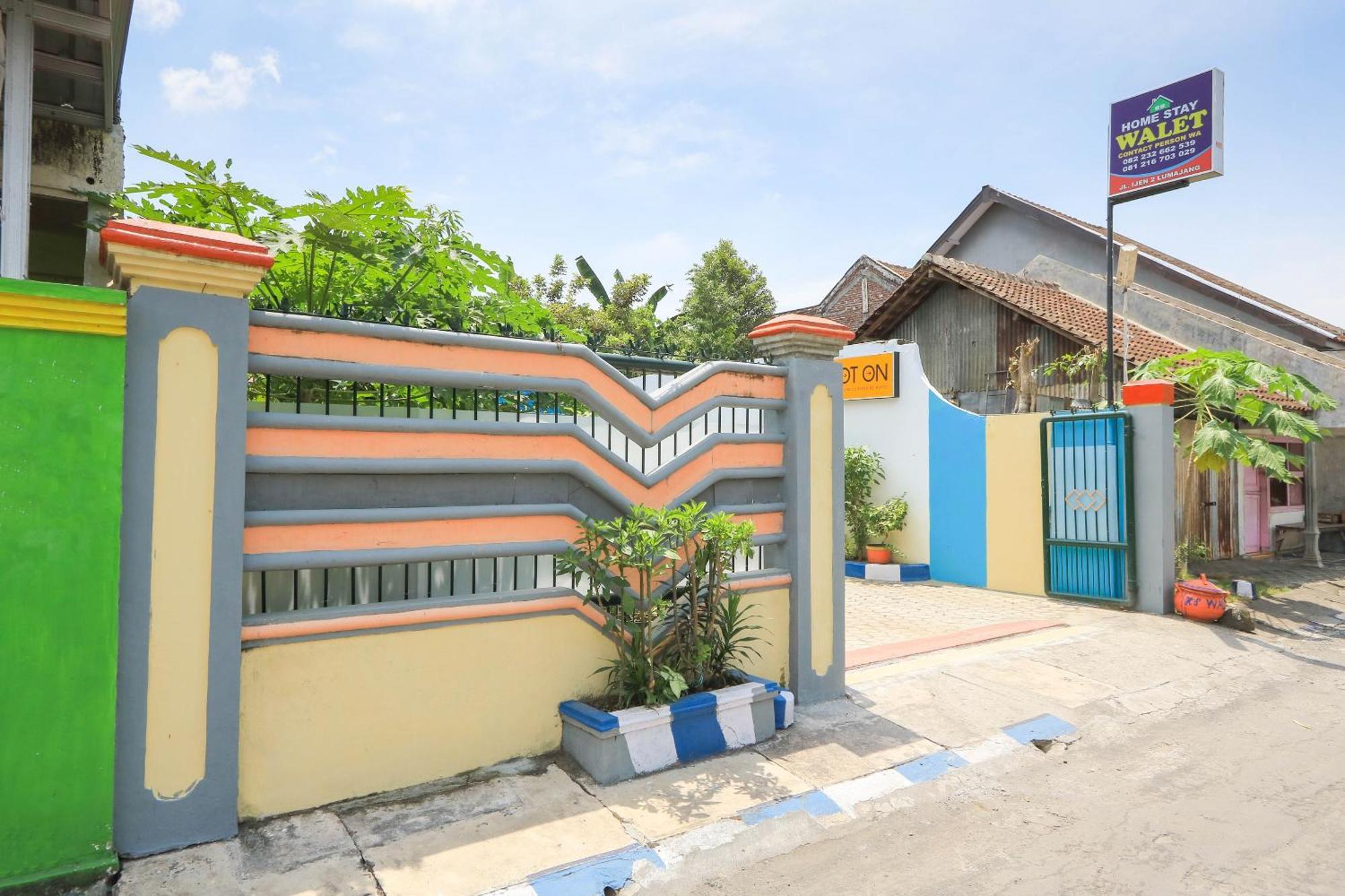 Oyo 2440 Wallet Family Residence Syariah Lumajang エクステリア 写真